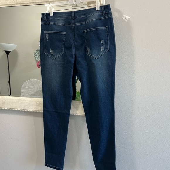 CG Women’s NEW Distressed stretch Jeans Size 16 - Picture 7 of 13